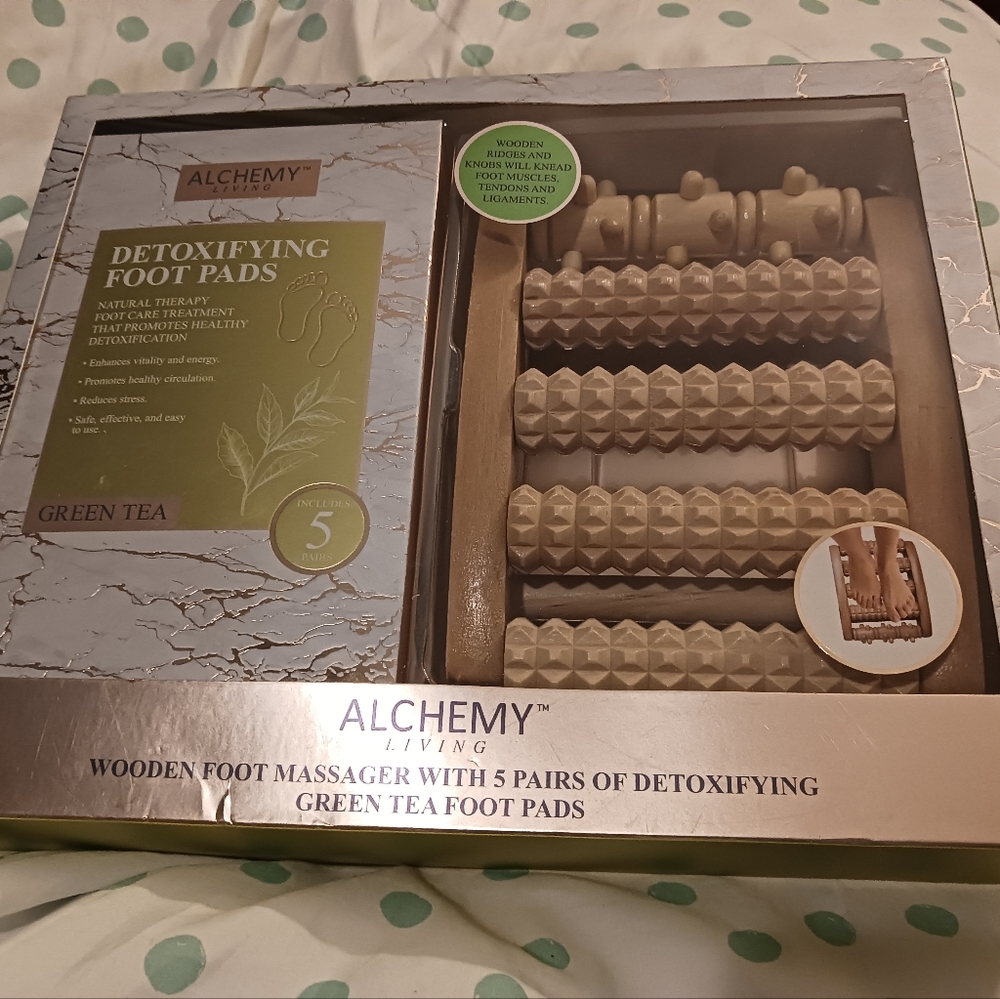NWT! ALCHEMY LIVING FOOT CARE SET